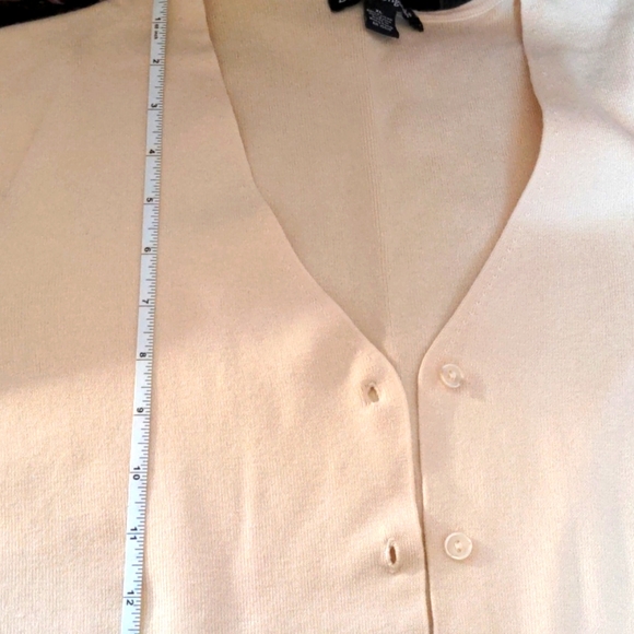 Sweater - Picture 8 of 8